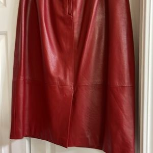 This is 100% soft strong leather skirt, made in Israel. 2X.